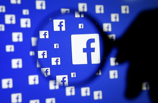 Προσοχή! Μην κάνετε αυτό στο Facebook όταν είστε διακοπές